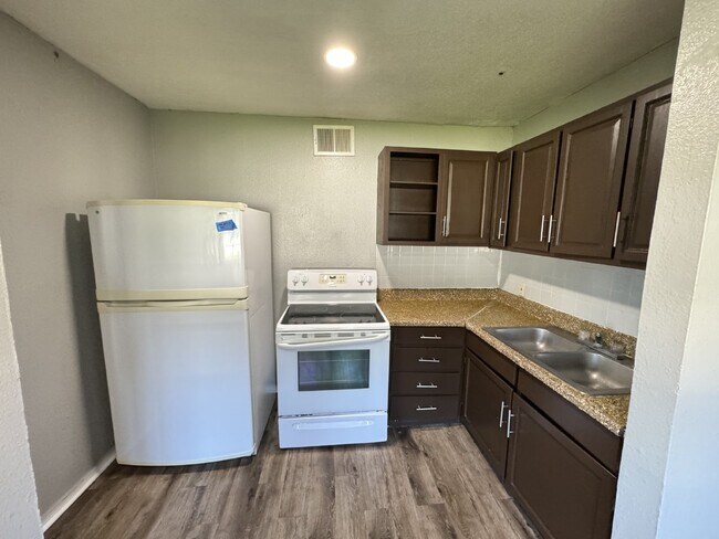 2 Bedroom and 1 bathroom ready to move in