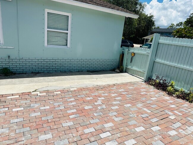 Photo - 1520 Barbarie Ln