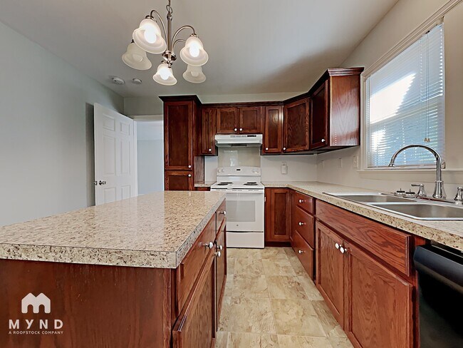 Photo - 906 5th Ave SW