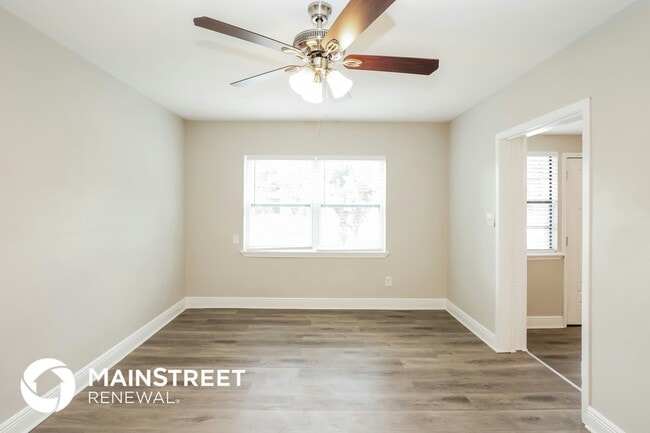 Photo - 832 Bethune Dr