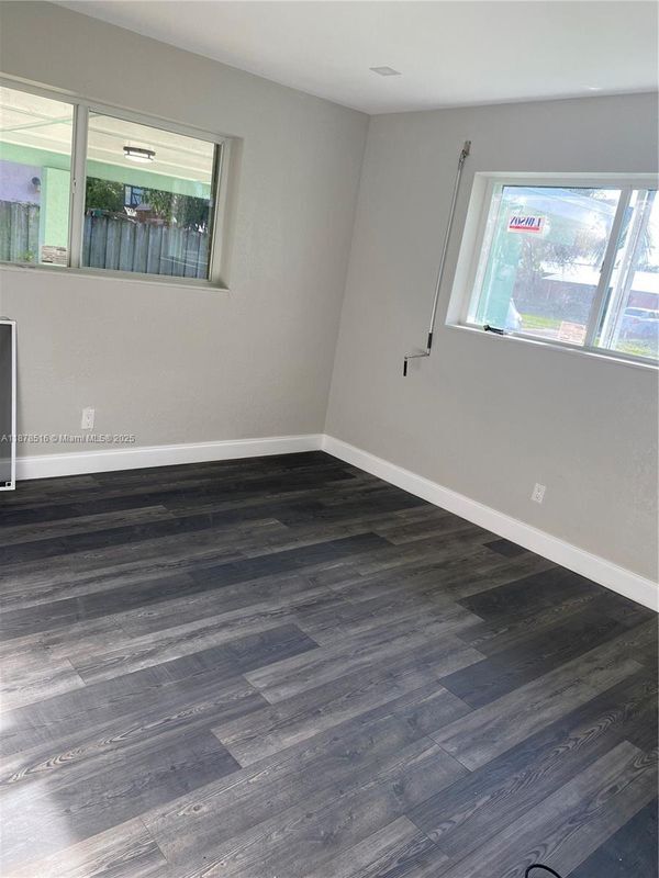 Photo - 284 SE 6th Ave