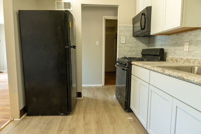 Photo - 277 Roderick Dr