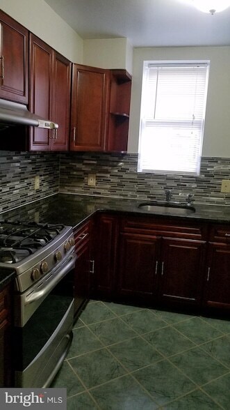 Photo - 2547 S Mildred St