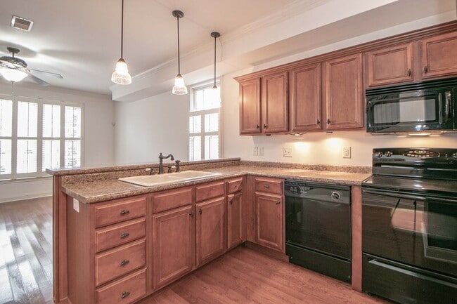 Photo - 607 Anderson Dr