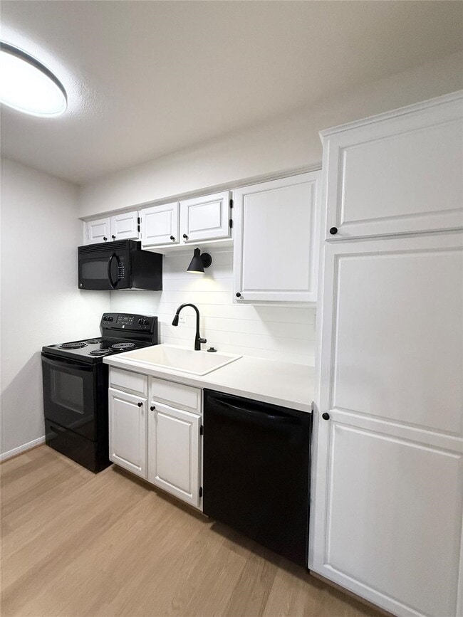 Photo - 1860 White Oak Dr Unit 376