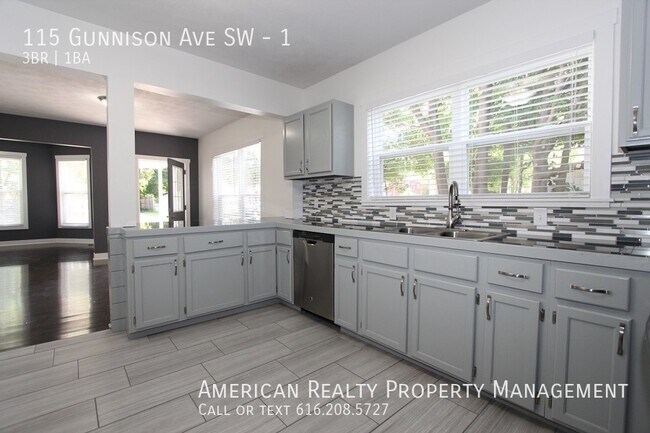 Photo - 115 Gunnison Ave SW Unit 1