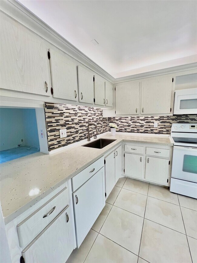 Photo - 1000 NE 14th Ave Unidad 503