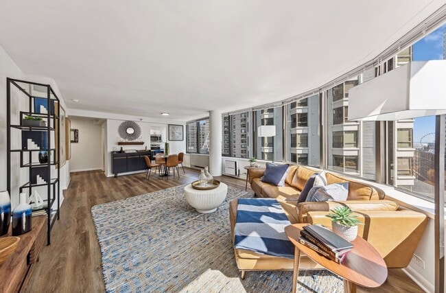 Building Photo - 324 E Ontario St