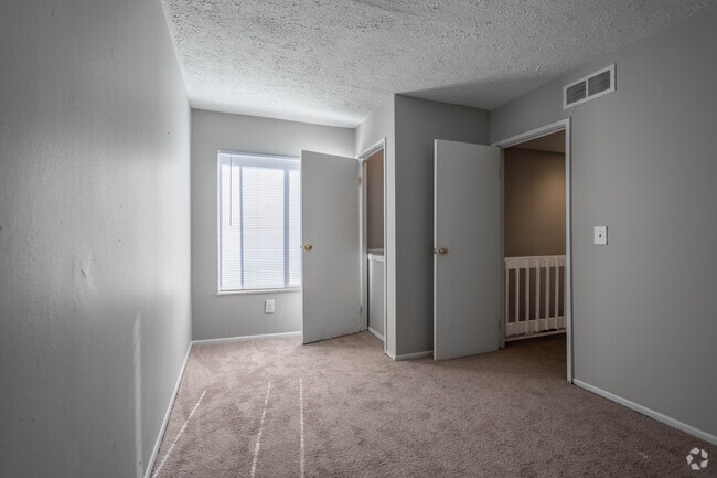 2 Br, 1.5 Ba Townhome