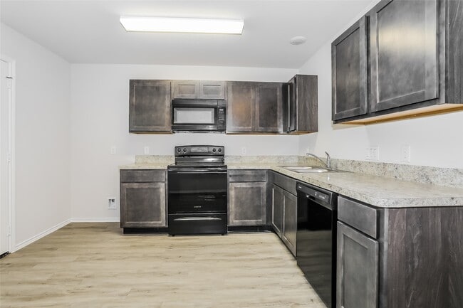 Photo - 404 Brushback Dr