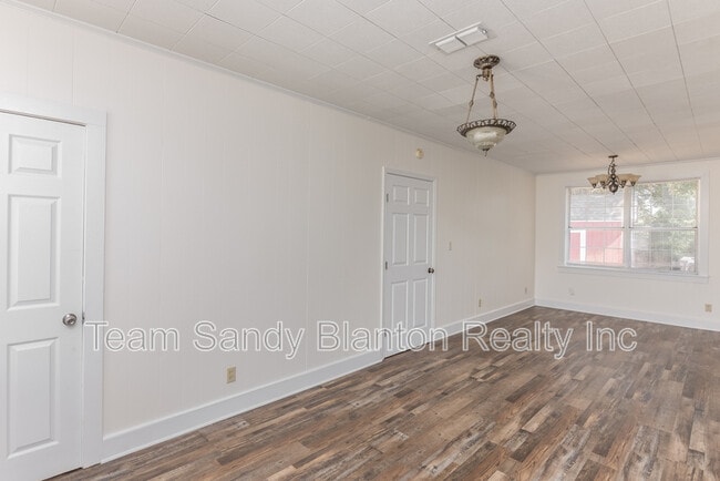 Photo - 802 Rue Max St