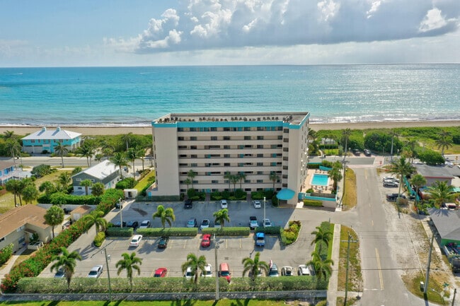 Building Photo - 355 S Ocean Dr Rental