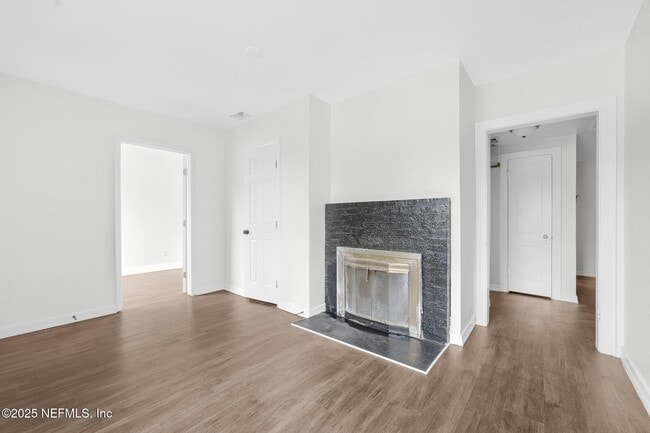 Photo - 366 W 67th St