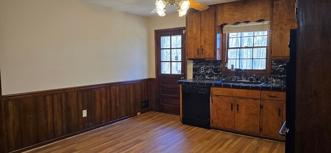 Photo - 275 Johnson Terrace