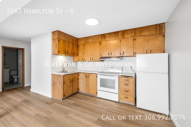 Building Photo - 2163 Hamilton St Unit 6