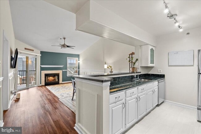 Photo - 3311 Wyndham Cir Unit 4200