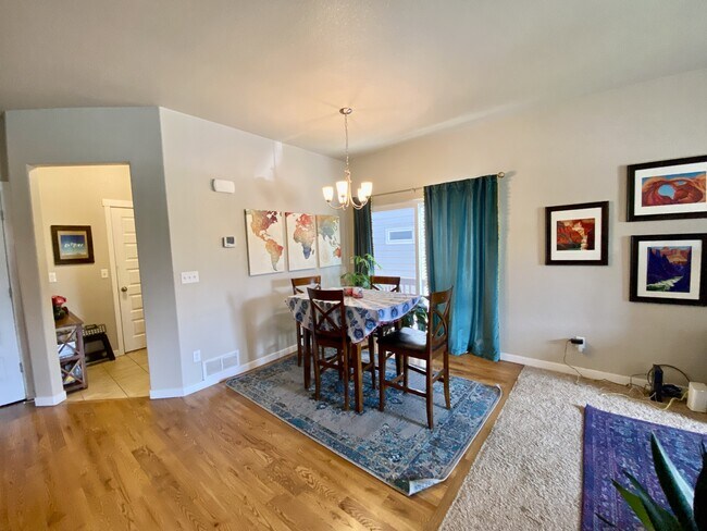 Photo - 2467 Dorset Dr Unit B