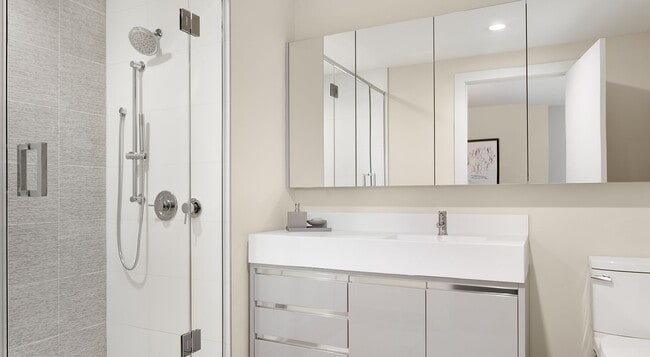 Hamilton Cove apartments — community photo