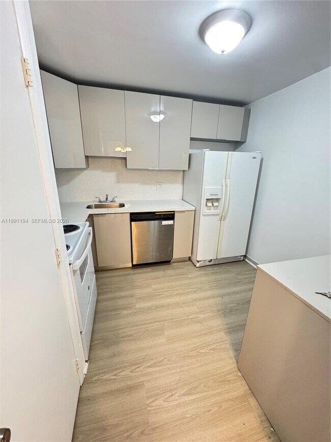 Photo - 4160 Inverrary Dr Unit 510