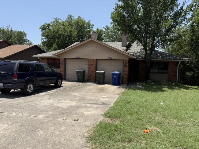 Photo - 205 Jason Dr House