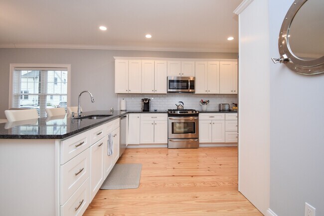 Photo - 19 Eustis Ave