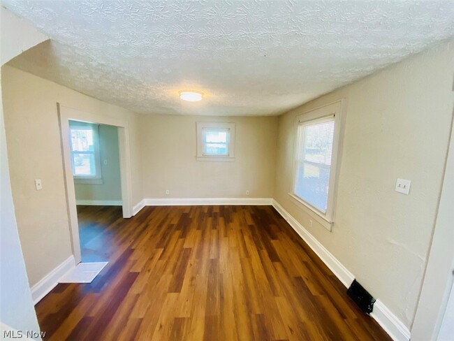 Photo - 748 Merton Ave