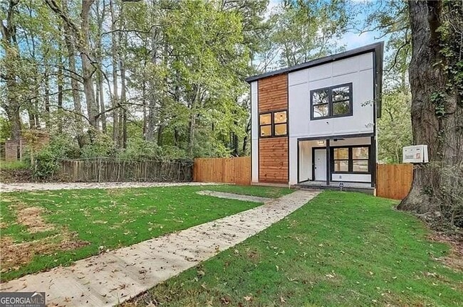 Photo - Elegant 3 BD 2.5 BA Home Offering Luxury Living in the Heart of Atlanta