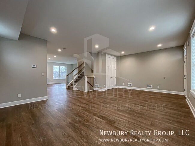 Photo - 1819 Chessland St