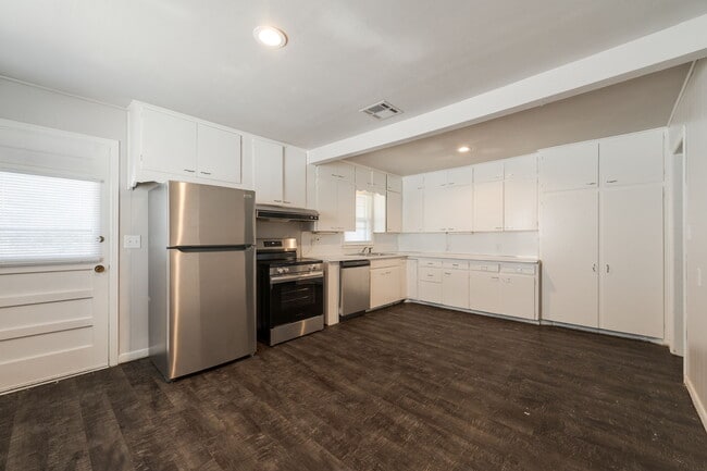 Photo - 1709 S Dille Ave