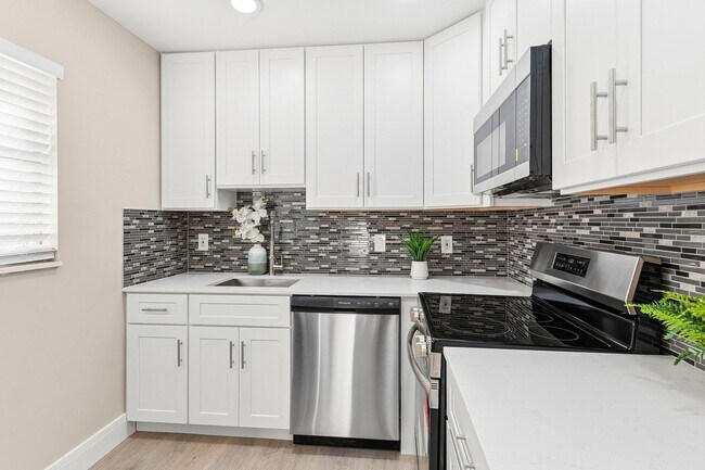 Photo - 141 Brittany Terrace