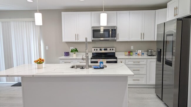 Photo - 2253 Papermill Rd