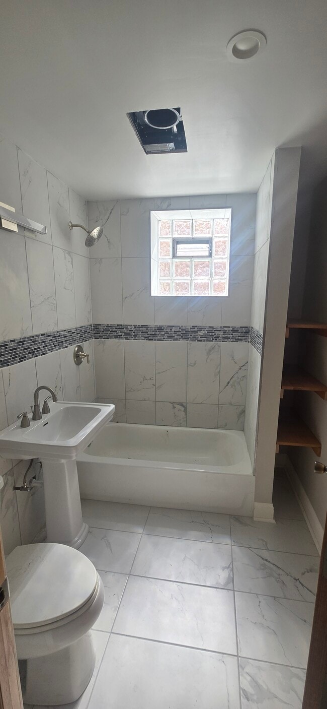3839 S Damen Ave Unit 1