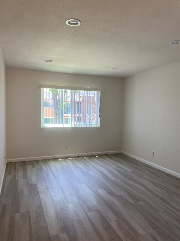 Photo - 945 Estes St