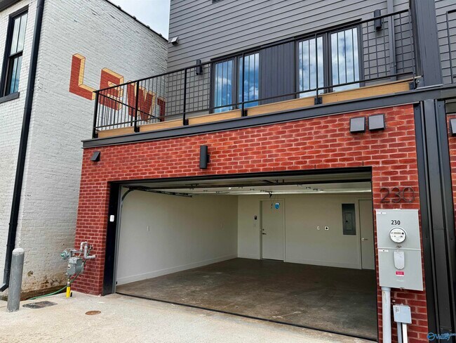 Photo - 230 Washington St NE