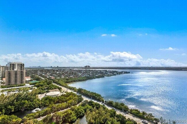 5070 N Ocean Dr Unit 21c