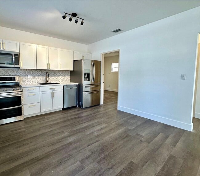 Photo - 1788 NE 169th St Unidad 1