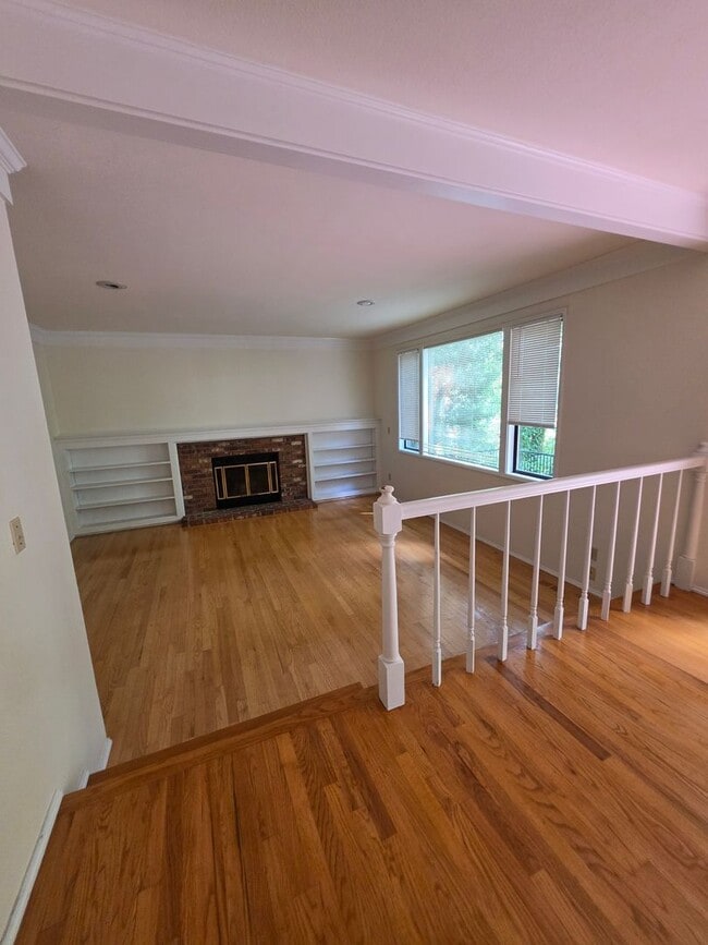 Photo - Lovely 4 bedroom Somerset Home in Private Wooded Setting