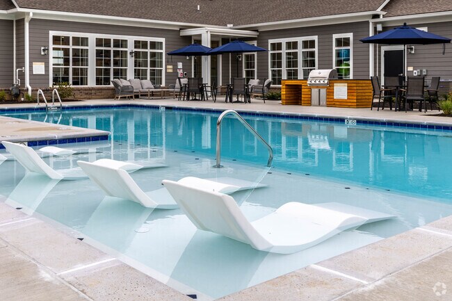 Outdoor Pool - Hayden Park