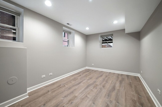 Photo - 1252 W Carmen Ave Unidad G