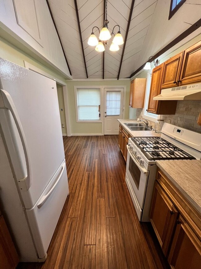 Photo - Updated Single Family Home with 3 Beds / 2...