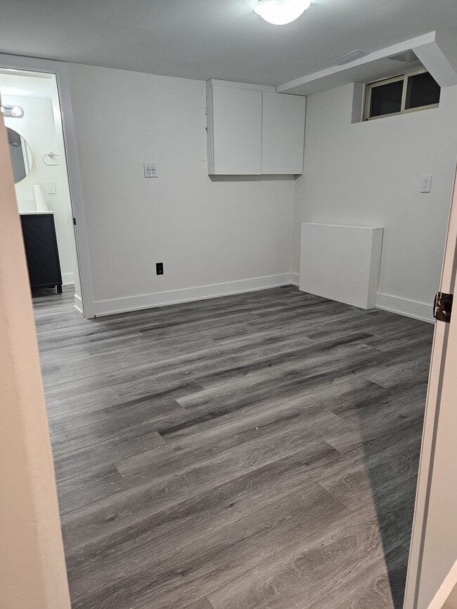 Photo - 132 Bridgeport Rd E