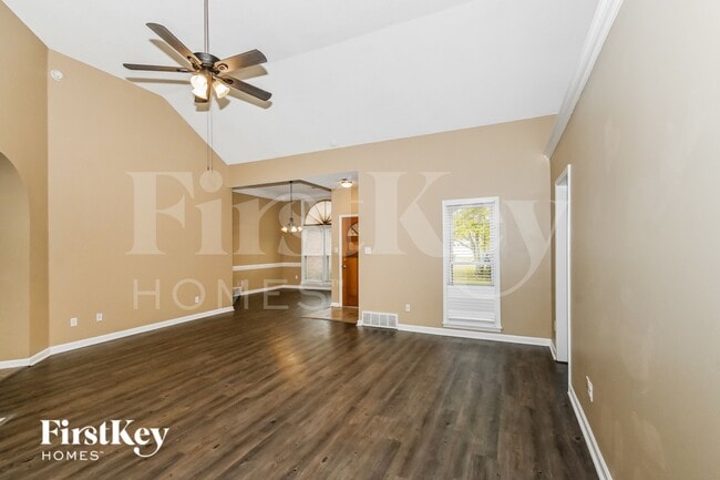Photo - 844 Tropicana Dr E