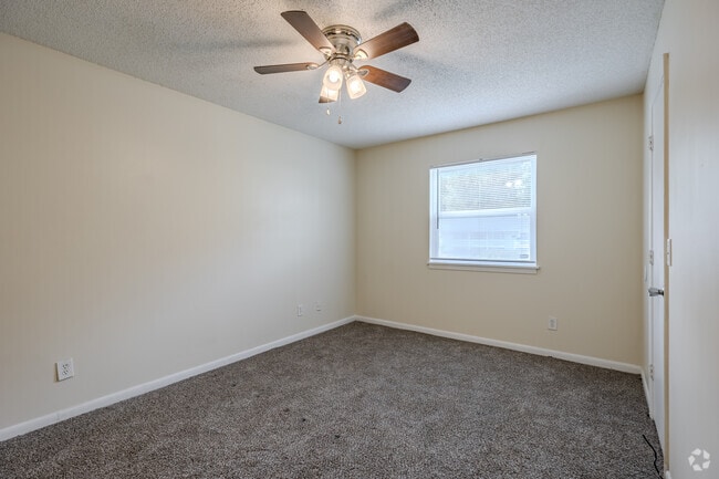 1BR, 1BA - 629SF - Bedroom