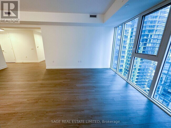 Photo - 357 King St W Unit 2009