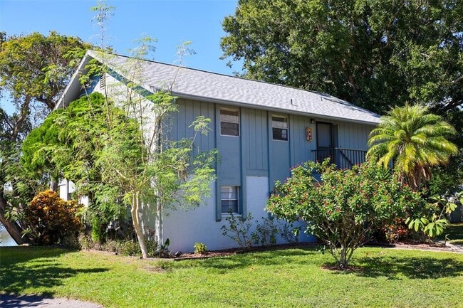 Building Photo - 1960 Union St Unit 34