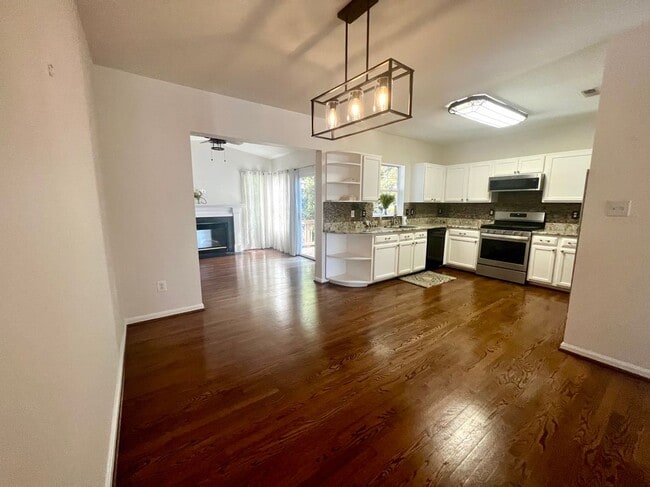 Photo - 206 Connery Terrace SW