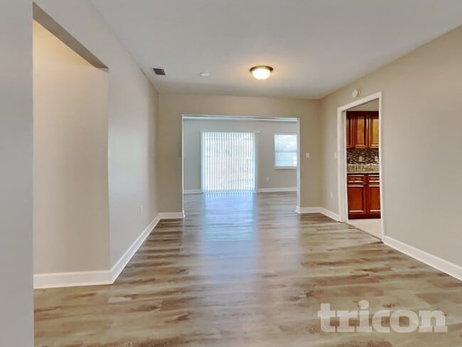 Photo - 6160 Rockefeller Ave