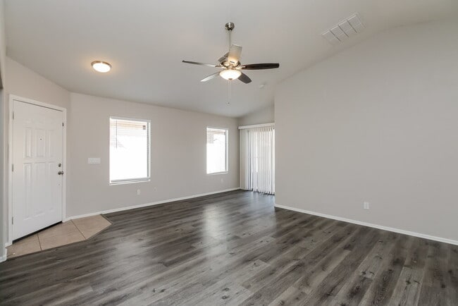 Photo - 1658 E Shari St