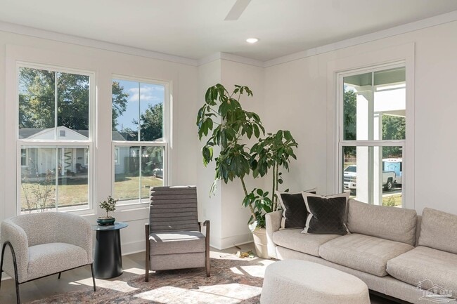 Photo - 1530 W Romana St