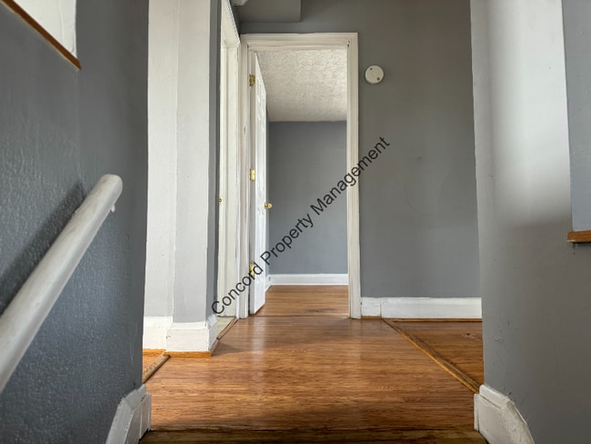 Photo - 3033 Hamilton Ave Unidad 2F